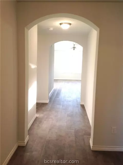 1923 Cartwright St, Bryan, TX 77807 photo 2