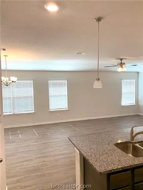 1925 Thorndyke Ln, Bryan, TX 77807 photo 34