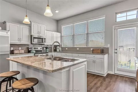 2103 Dumfries Dr, Bryan, TX 77807 photo 10