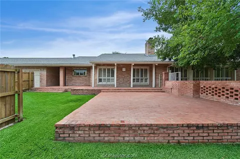 2907 Rustling Oaks Dr, Bryan, TX 77802 photo 6
