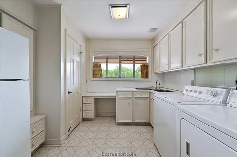 2907 Rustling Oaks Dr, Bryan, TX 77802 photo 15