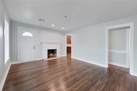 1400 E 28th St, Bryan, TX 77802 photo 4