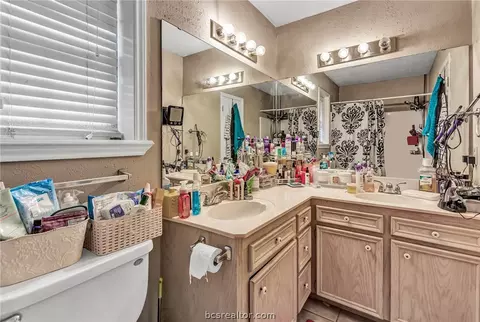 2500 Pinon Ct, Bryan, TX 77802 photo 10