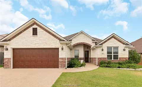 3026 Embers Loop, Bryan, TX 77808 photo 4
