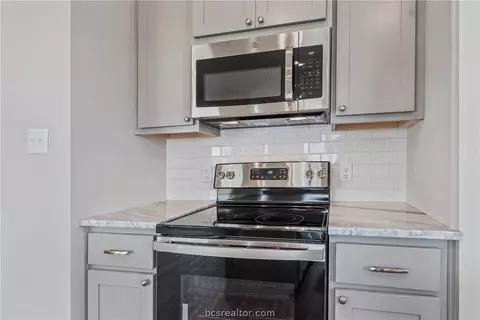 137 Rustic Trce, Snook, TX 77878 photo 8