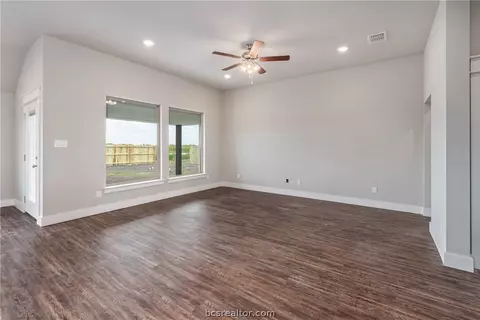 137 Rustic Trce, Snook, TX 77878 photo 10