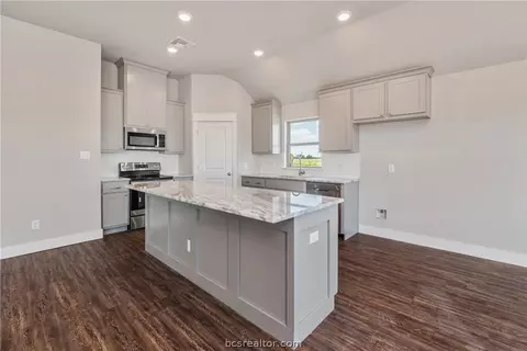 137 Rustic Trce, Snook, TX 77878 photo 6