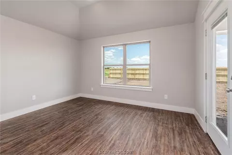 137 Rustic Trce, Snook, TX 77878 photo 15
