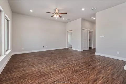 137 Rustic Trce, Snook, TX 77878 photo 5