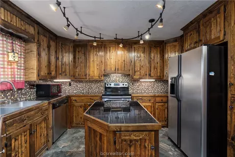3701 Stevens Dr, Bryan, TX 77808 photo 5
