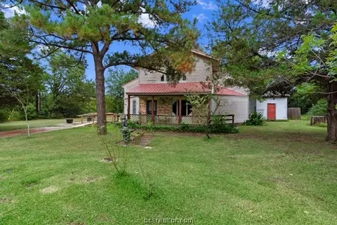3701 Stevens Dr, Bryan, TX 77808 photo 4