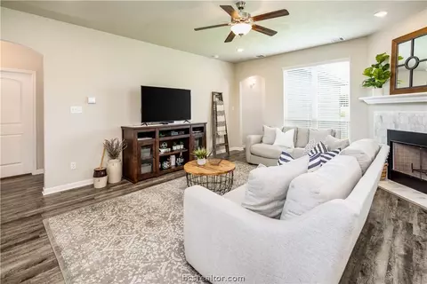 2009 Markley Dr, Bryan, TX 77807 photo 6