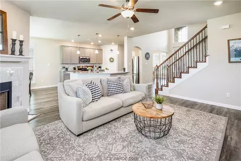 2009 Markley Dr, Bryan, TX 77807 photo 5