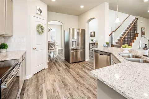 2009 Markley Dr, Bryan, TX 77807 photo 12