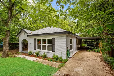 304 Brogdon St, Bryan, TX 77803 photo 2