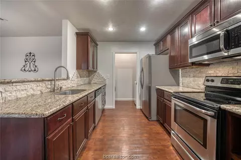 2909 Forest Bend St, Bryan, TX 77801 photo 8