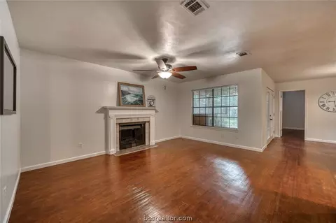 2909 Forest Bend St, Bryan, TX 77801 photo 6