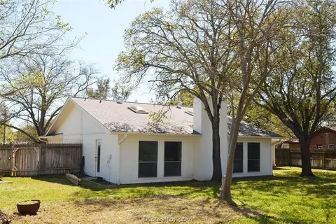 2107 Hillside, Bryan, TX 77802 photo 18