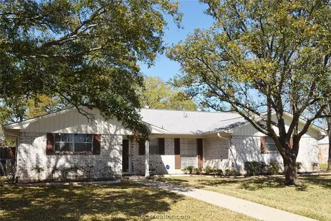 2107 Hillside, Bryan, TX 77802 photo 1