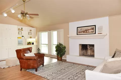 2107 Hillside, Bryan, TX 77802 photo 7
