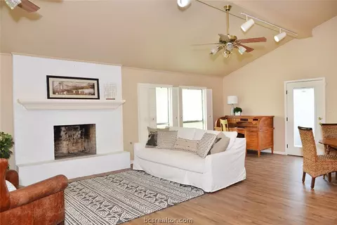 2107 Hillside, Bryan, TX 77802 photo 5