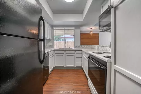 2912 Forest Bend Dr, Bryan, TX 77801 photo 8