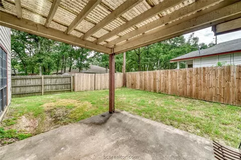 2912 Forest Bend Dr, Bryan, TX 77801 photo 16