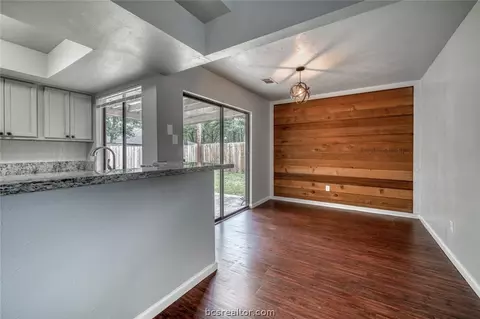 2912 Forest Bend Dr, Bryan, TX 77801 photo 7