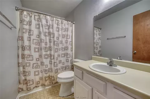 2912 Forest Bend Dr, Bryan, TX 77801 photo 14
