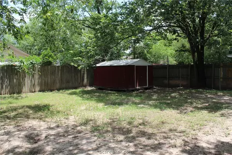 906 Travis St, Bryan, TX 77803 photo 10