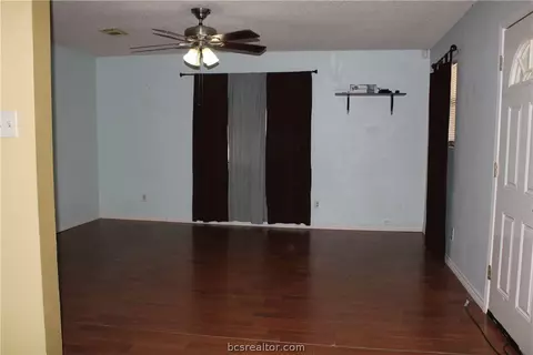 906 Travis St, Bryan, TX 77803 photo 3