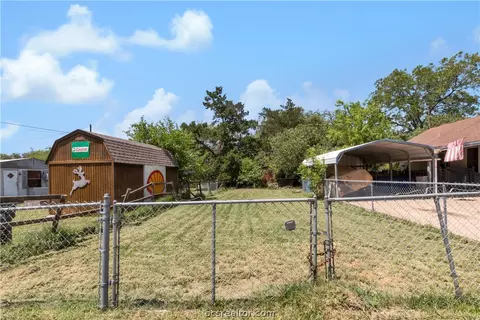 504 Eden Ln, Bryan, TX 77803 photo 5