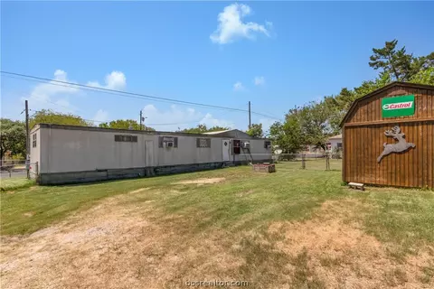 504 Eden Ln, Bryan, TX 77803 photo 2