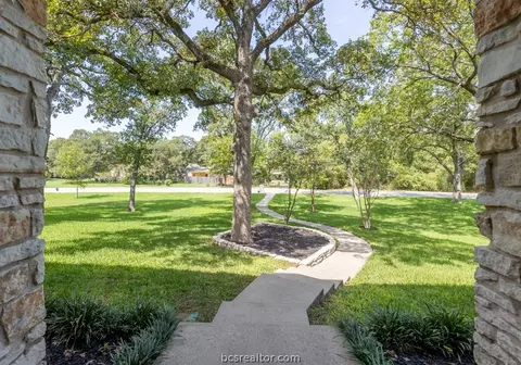 2714 Broadmoor Dr, Bryan, TX 77802 photo 5