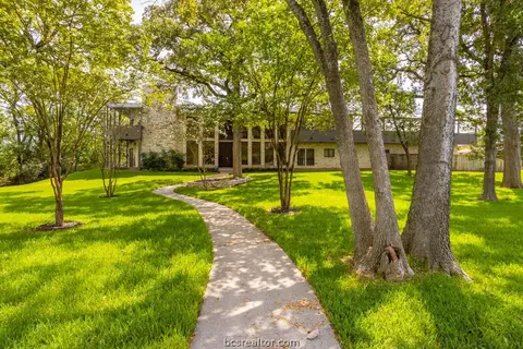 2714 Broadmoor Dr, Bryan, TX 77802 photo 1