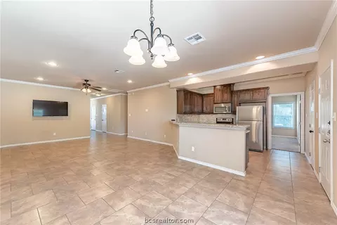 4168 Golden Eagle Dr, Bryan, TX 77808 photo 4