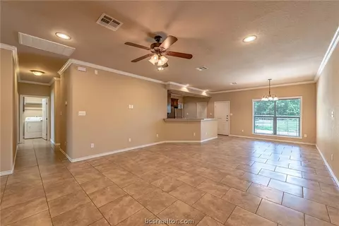 4168 Golden Eagle Dr, Bryan, TX 77808 photo 2