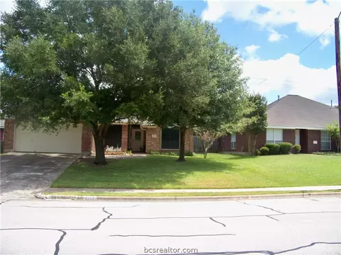 4509 Brompton Ln, Bryan, TX 77802 photo 2