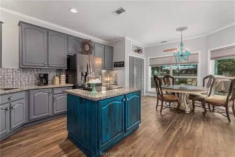 2218 E Briargate Dr, Bryan, TX 77802 photo 12