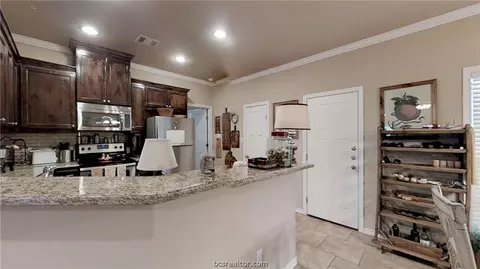 4020 Golden Eagle Dr, Bryan, TX 77808 photo 3