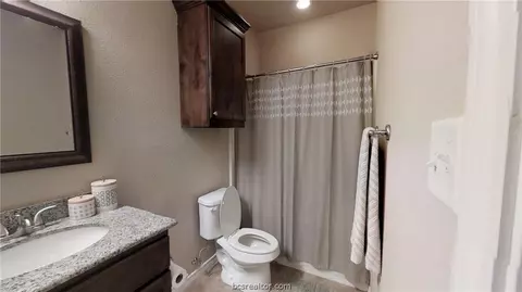 4020 Golden Eagle Dr, Bryan, TX 77808 photo 10
