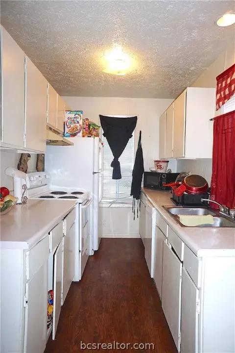 3406 Leon St, Bryan, TX 77801 photo 4