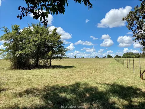 8619 S Hickory Loop, Calvert, TX 77837 photo 3