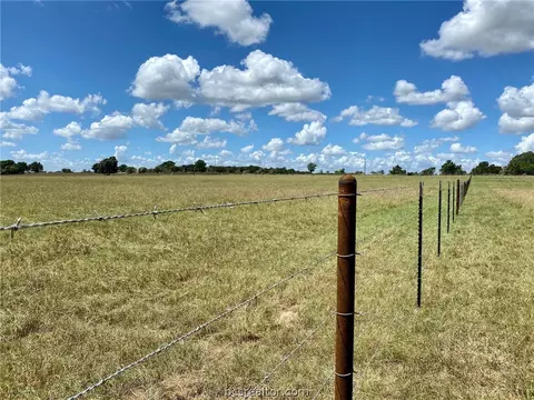 8619 S Hickory Loop, Calvert, TX 77837 photo 8