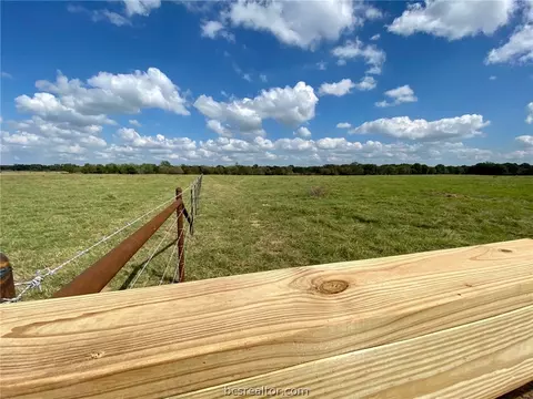 8619 S Hickory Loop, Calvert, TX 77837 photo 12