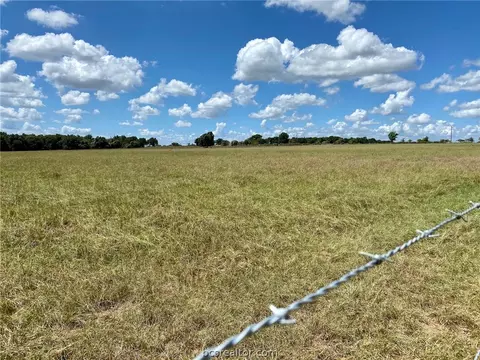 8619 S Hickory Loop, Calvert, TX 77837 photo 9