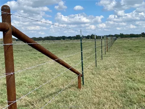 8619 S Hickory Loop, Calvert, TX 77837 photo 13