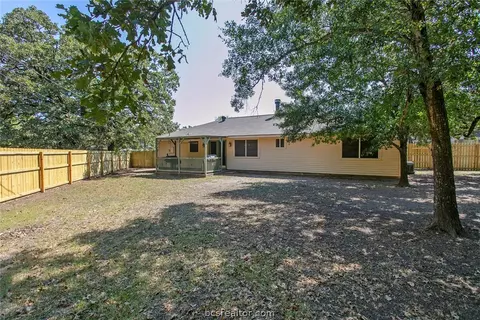 904 Cedar Cir, Bryan, TX 77803 photo 21