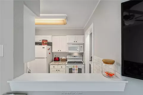 2100 Windsor Drive 25, Bryan, TX 77802 photo 6