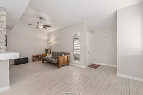 2100 Windsor Drive 25, Bryan, TX 77802 photo 3